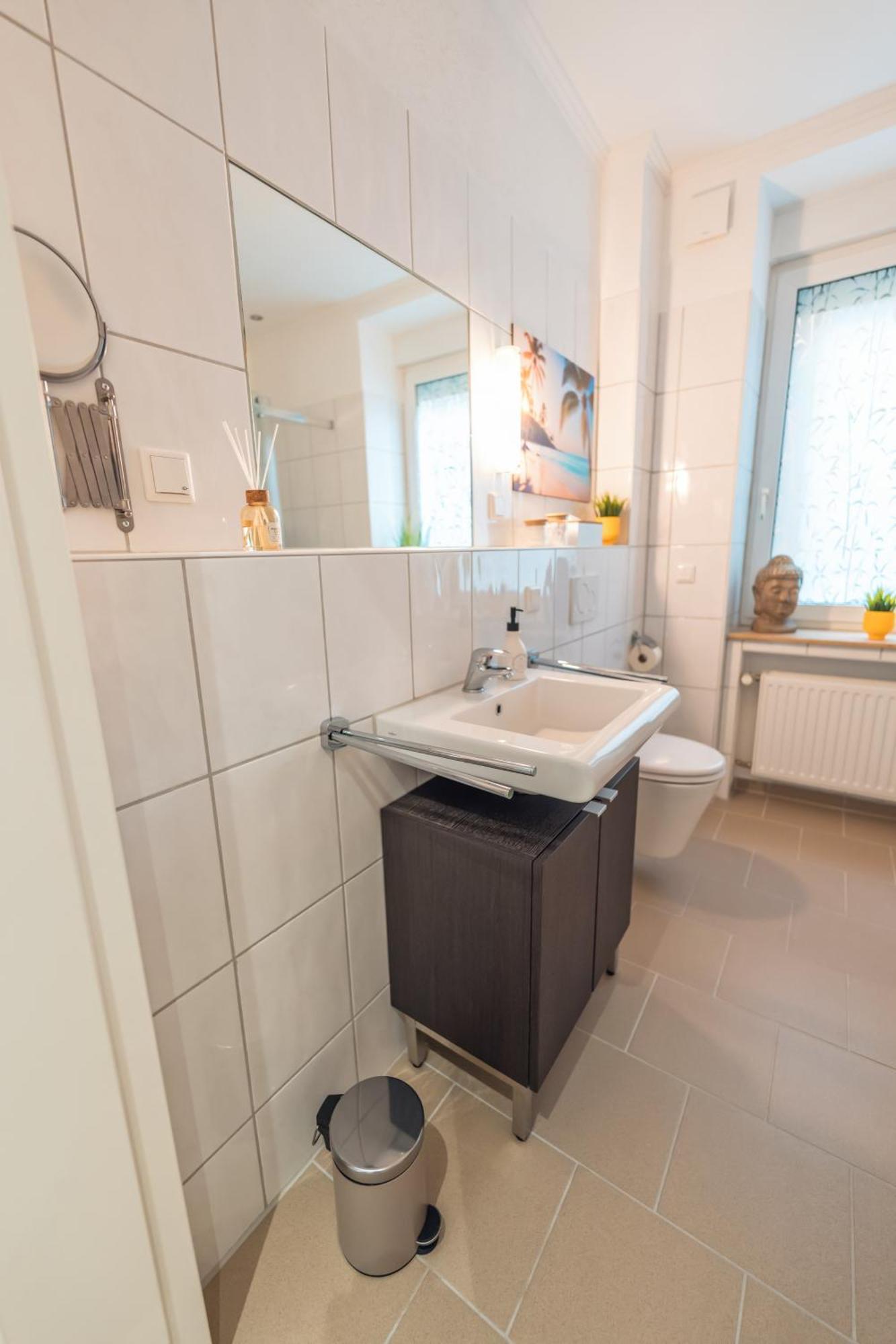Stylisch - Ruhig - Gemuetlich - Zentral - Einladend Apartment Krefeld Bagian luar foto